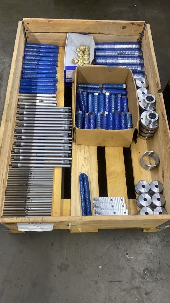 Box of machined cylindrical fittings