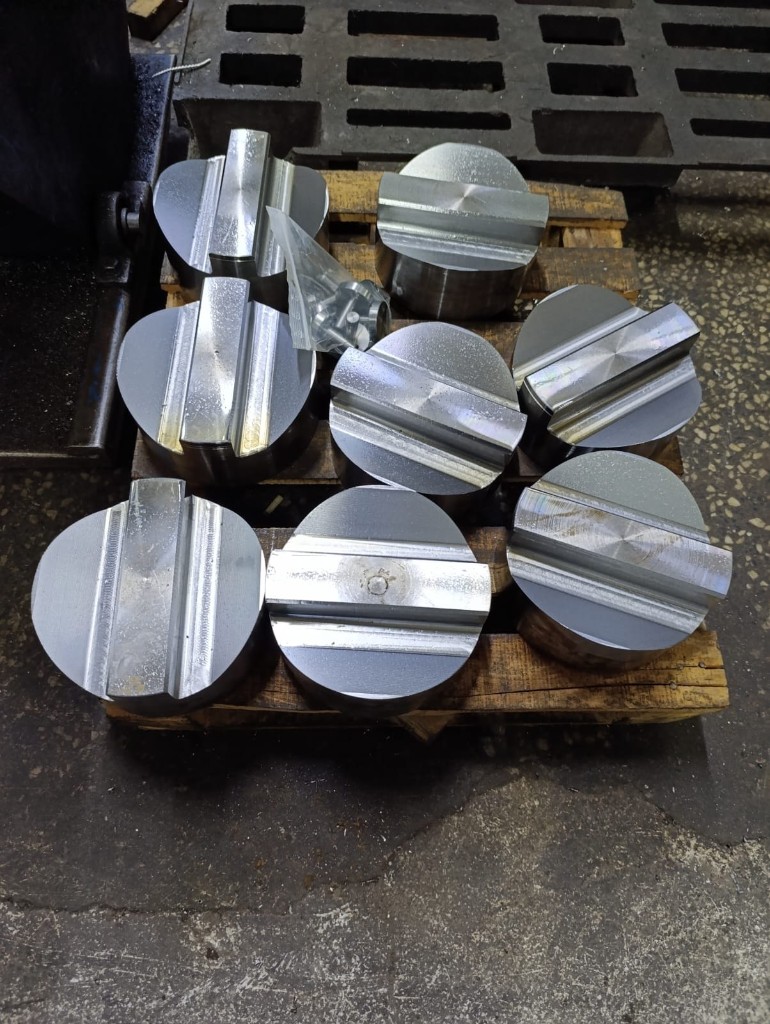 Polished steel roller shafts on pallet